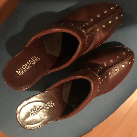 STEP INTO SPRING IN STYLE! - Picture 2 of 3